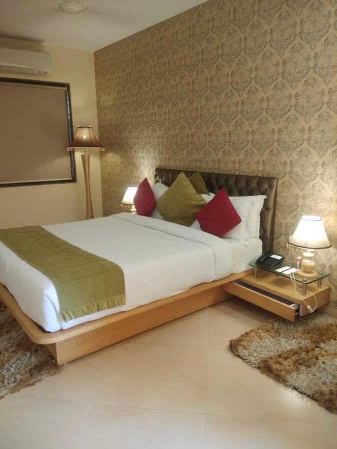 Meritas Seawind Beach Resort, Srīvardhan Eksteriør bilde