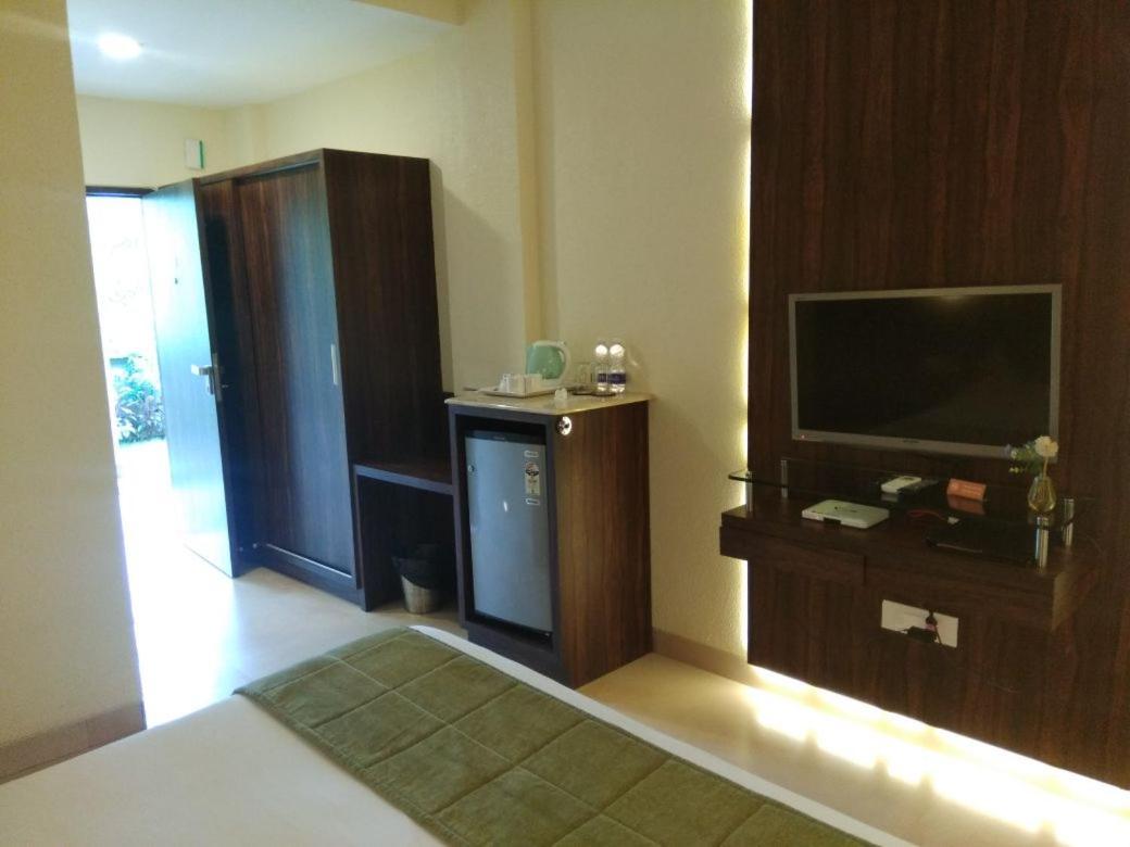 Meritas Seawind Beach Resort, Srīvardhan Eksteriør bilde