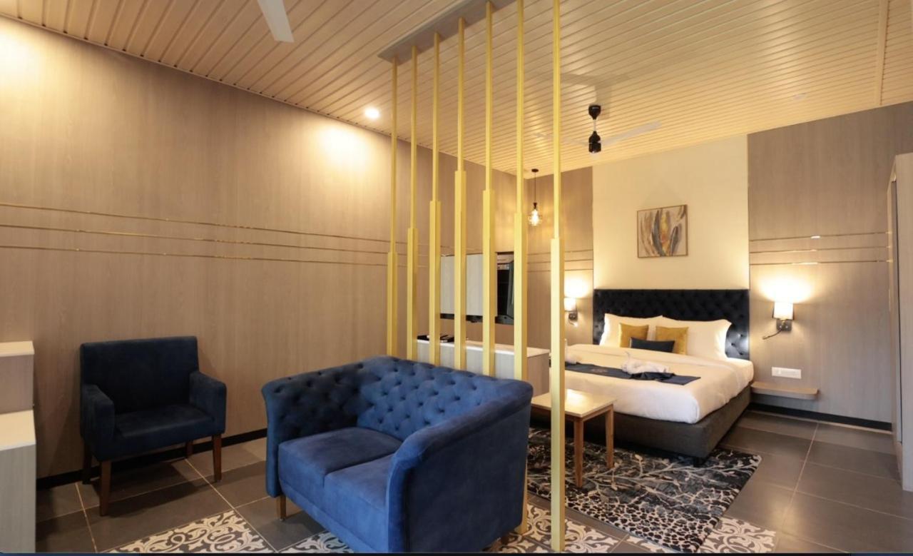 Meritas Seawind Beach Resort, Srīvardhan Eksteriør bilde
