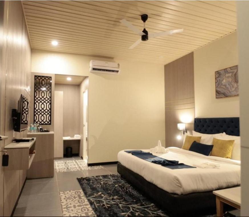 Meritas Seawind Beach Resort, Srīvardhan Eksteriør bilde